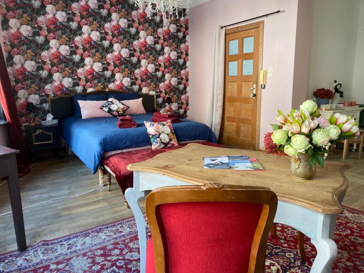 The Pink Studio - Exceptional Location In City Center - Unique & Elegant Apartment Namur Ngoại thất bức ảnh